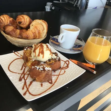 Le Haylton Anglefort